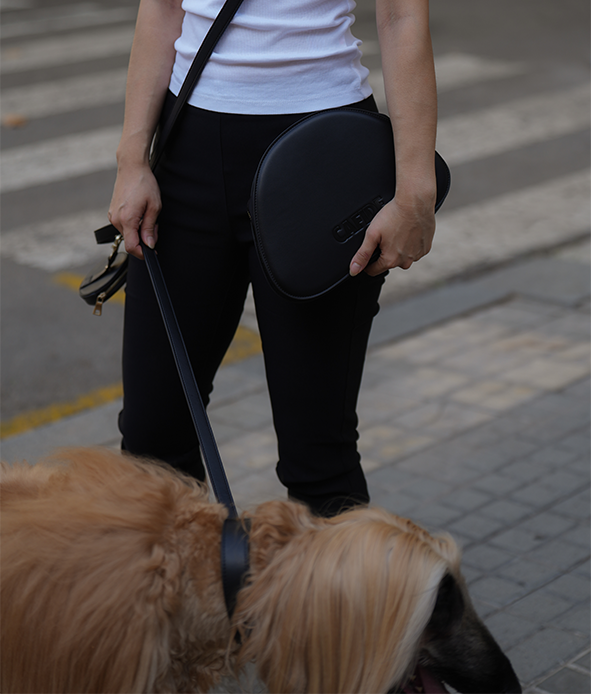 cafide-travel-jala-kulturtasche-hund-veganes-leder-schwarz image 3