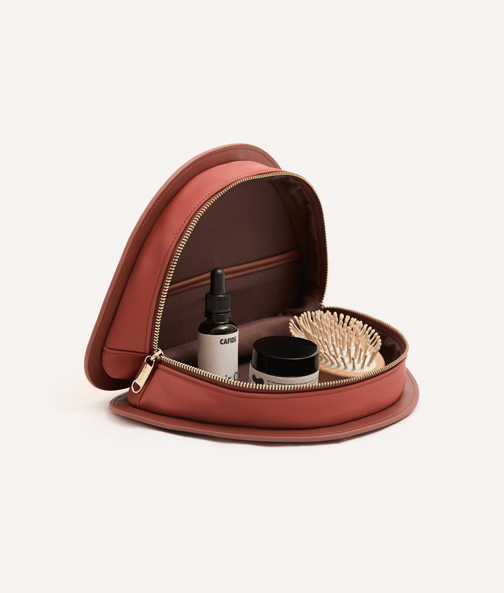 cafide-travel-jala-hundetasche-braun-veganleder-kulturbeutel image 4
